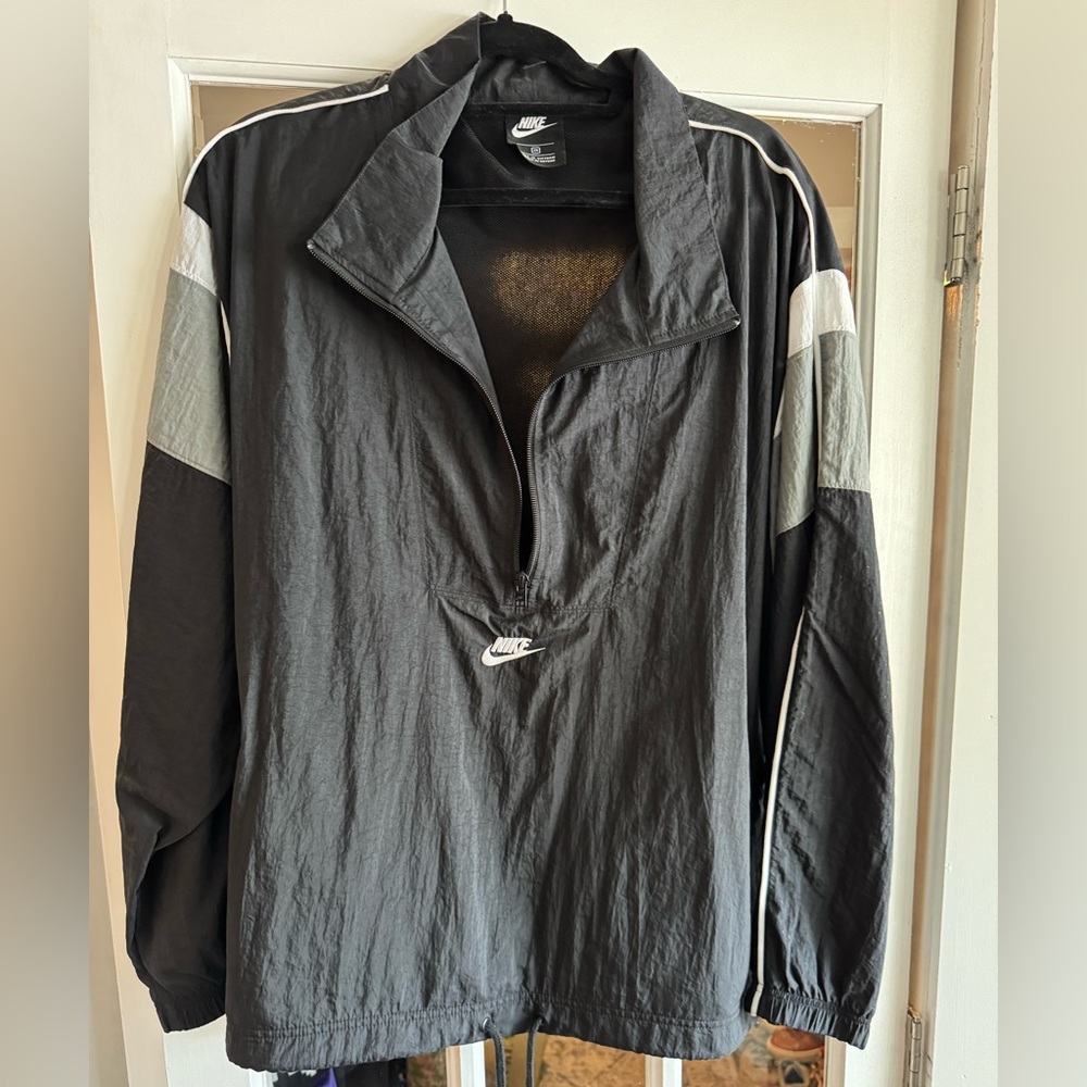 Nike Women's Black Windbreaker Jacket